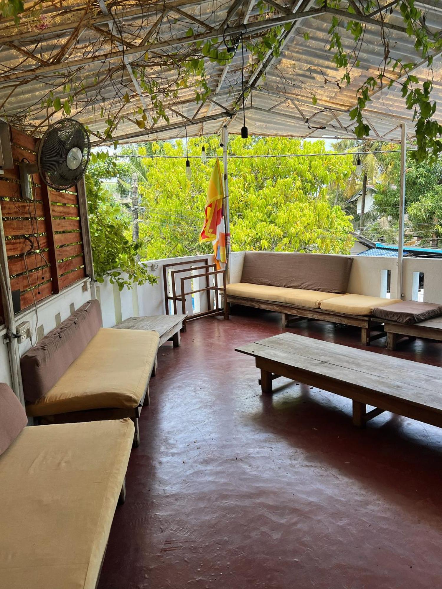 Hari Hari Hostel 웰리가마 외부 사진