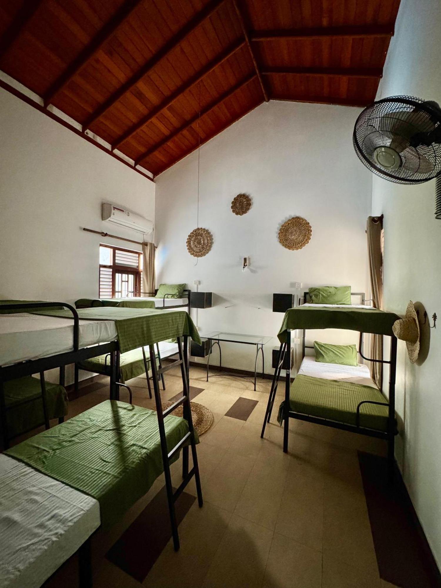 Hari Hari Hostel 웰리가마 외부 사진