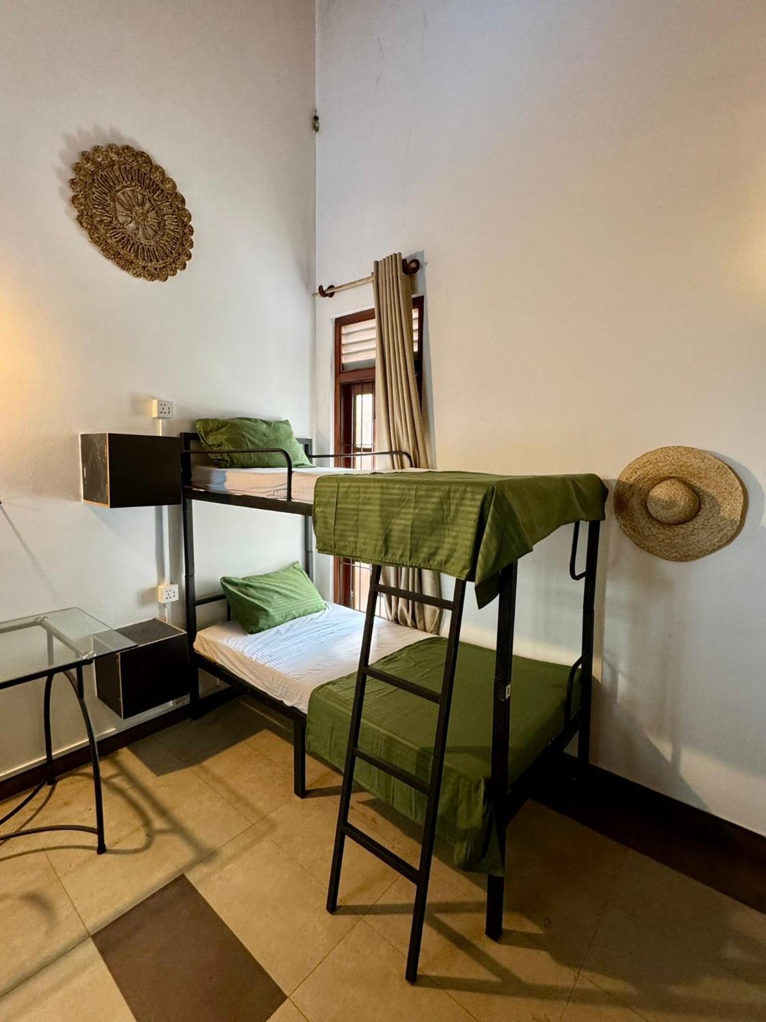 Hari Hari Hostel 웰리가마 외부 사진